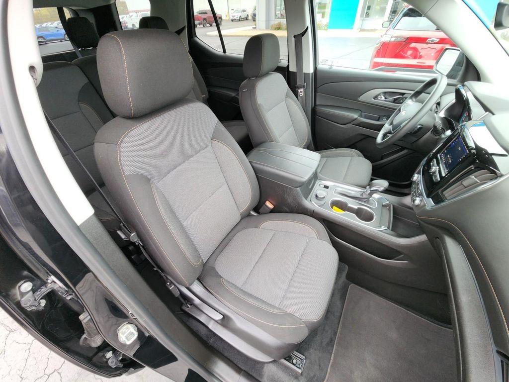used 2021 Chevrolet Traverse car, priced at $23,987