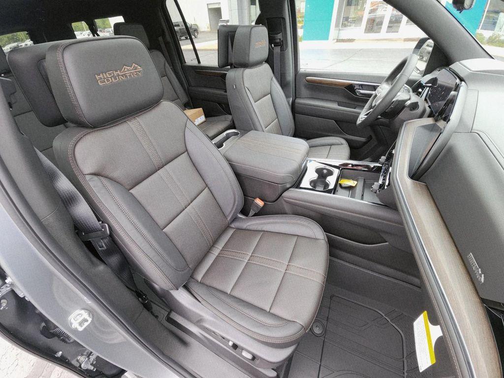 new 2025 Chevrolet Suburban car, priced at $93,320