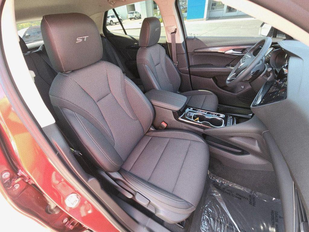 used 2023 Buick Envision car, priced at $31,987