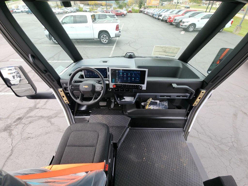 new 2025 Chevrolet BrightDrop 400 car, priced at $91,735
