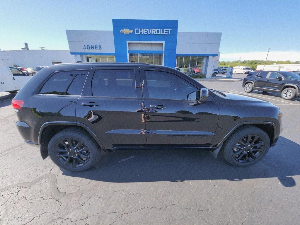 used 2022 Jeep Grand Cherokee car, priced at $27,987