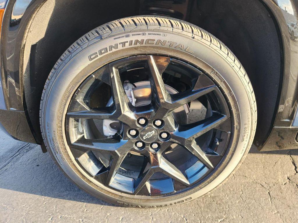 used 2025 Chevrolet Traverse car, priced at $53,987