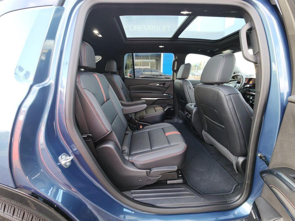 used 2025 Chevrolet Traverse car, priced at $53,987