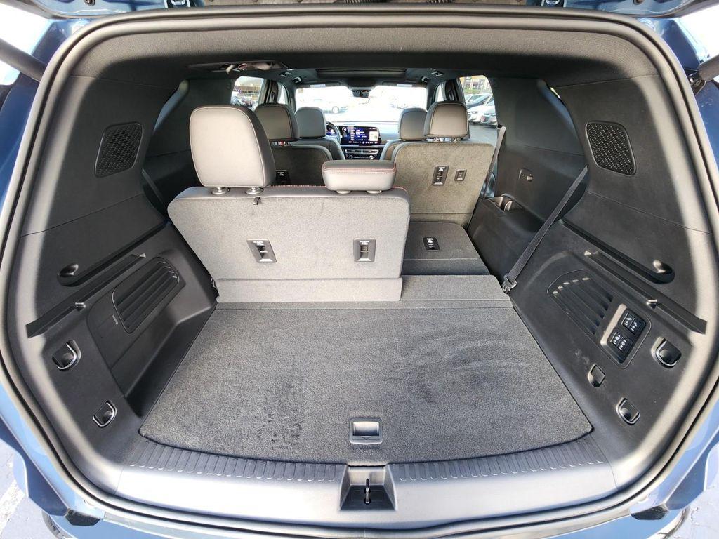 used 2025 Chevrolet Traverse car, priced at $53,987