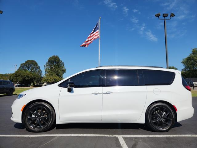 used 2024 Chrysler Pacifica car, priced at $44,987