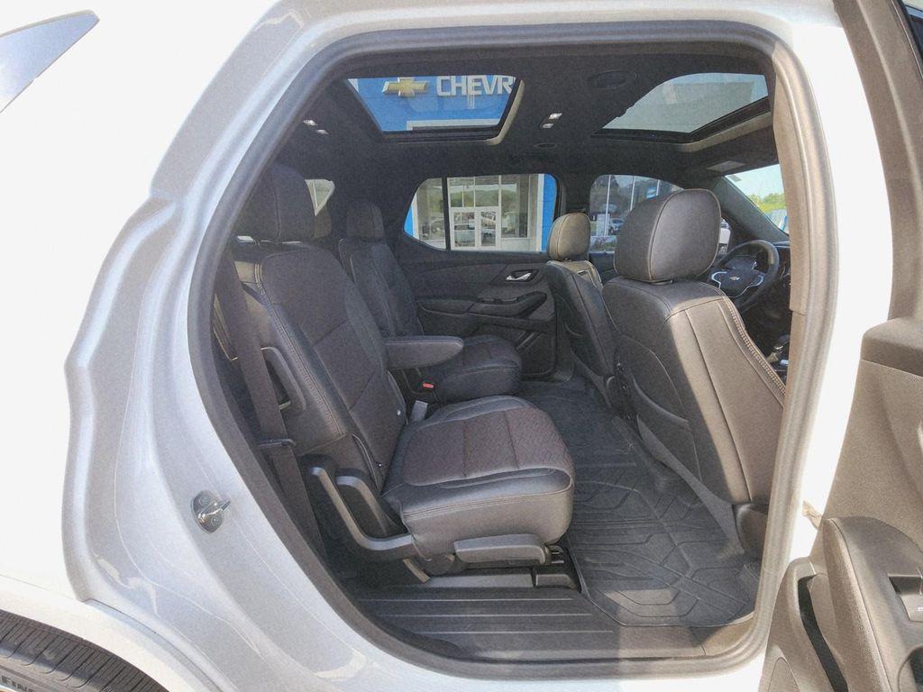 used 2023 Chevrolet Traverse car, priced at $40,987