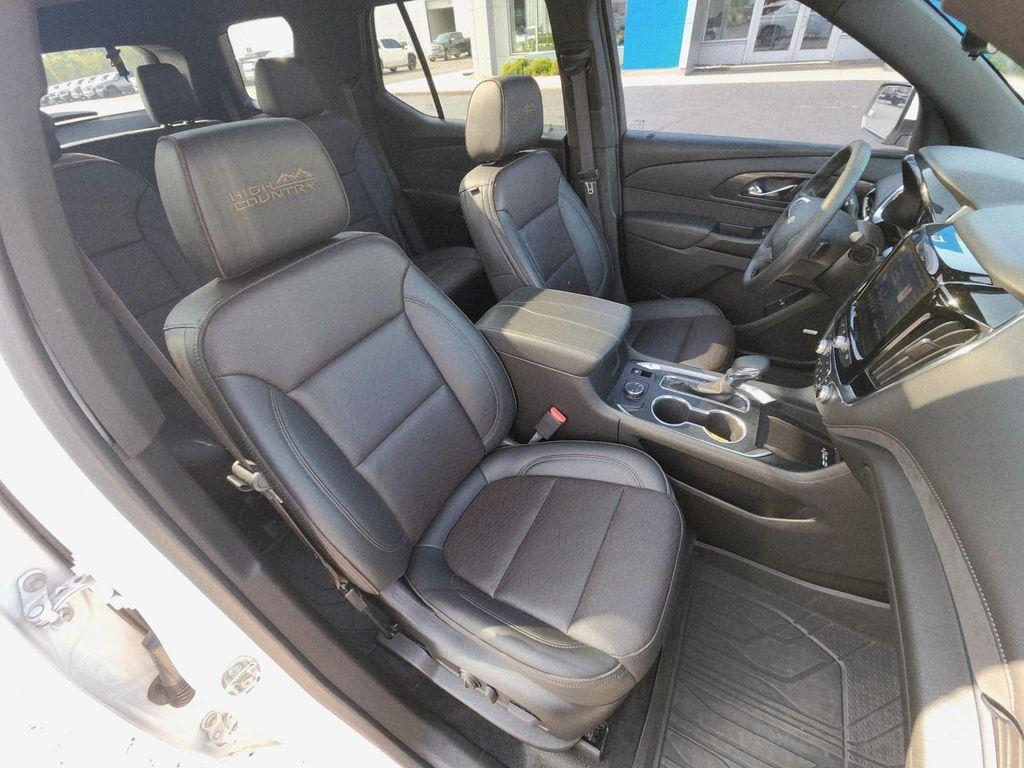 used 2023 Chevrolet Traverse car, priced at $40,987
