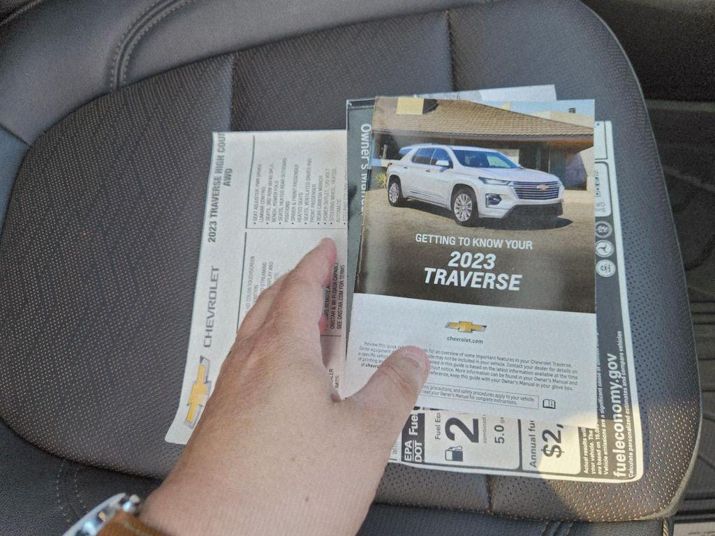 used 2023 Chevrolet Traverse car, priced at $40,987