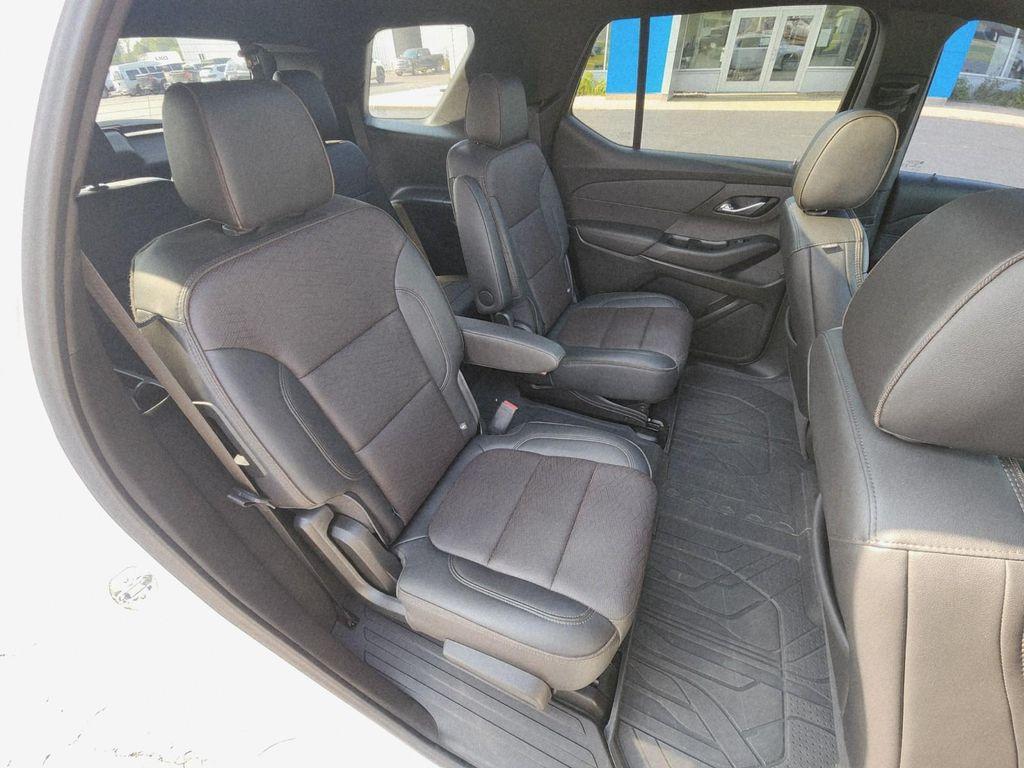 used 2023 Chevrolet Traverse car, priced at $40,987