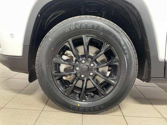 used 2023 Jeep Cherokee car, priced at $24,386