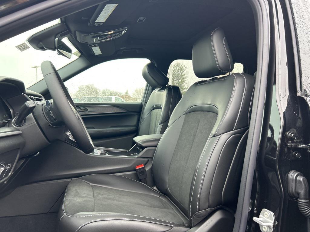 new 2025 Jeep Grand Cherokee L car, priced at $46,225