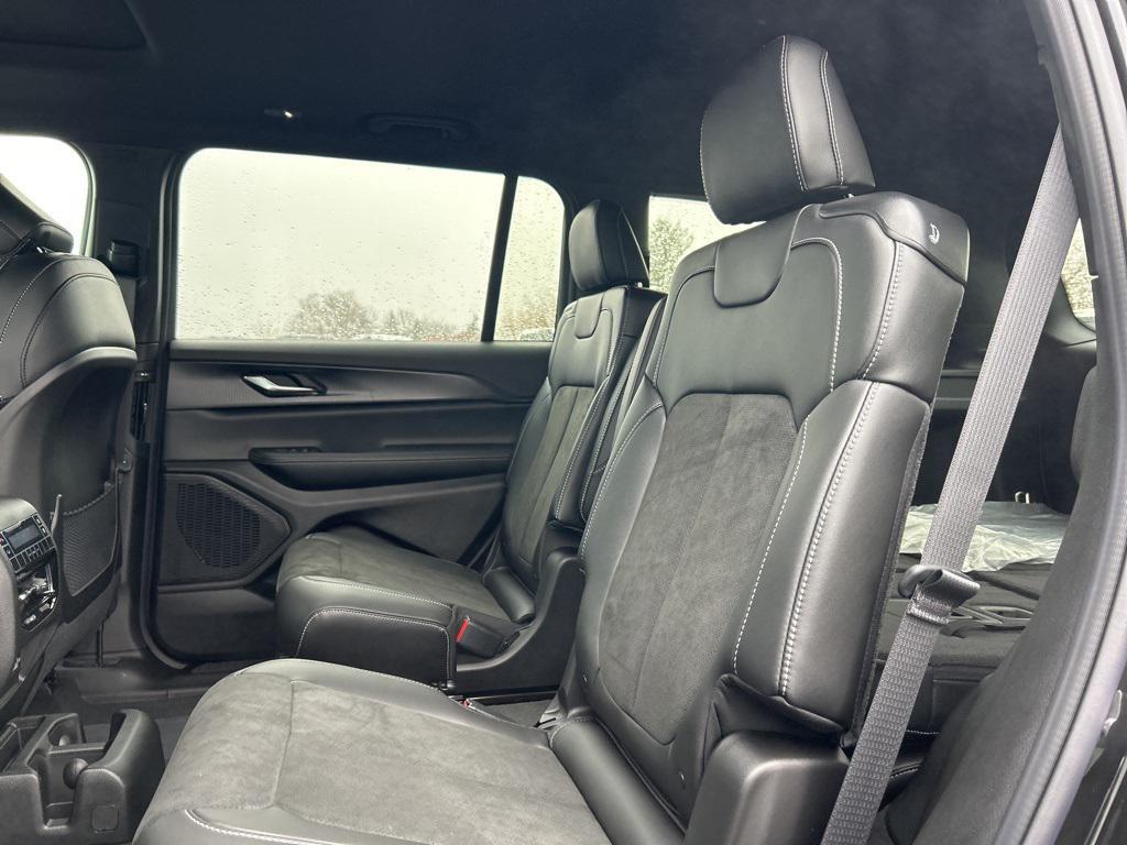 new 2025 Jeep Grand Cherokee L car, priced at $46,225