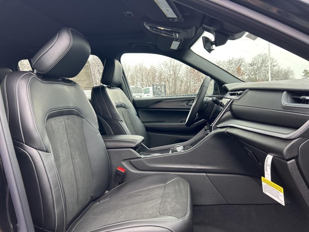 new 2025 Jeep Grand Cherokee L car, priced at $46,225