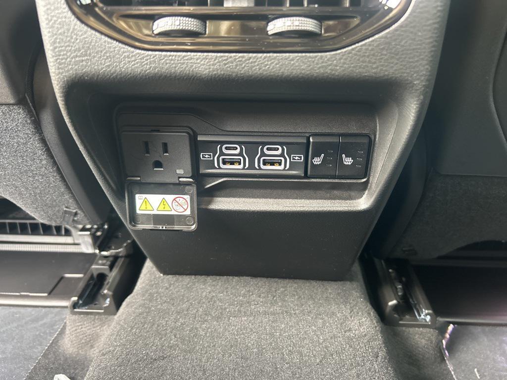 new 2025 Jeep Grand Cherokee car, priced at $57,360