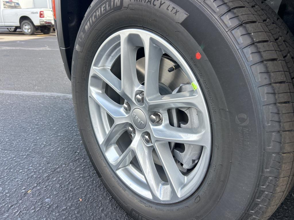 new 2025 Jeep Grand Cherokee L car, priced at $42,840