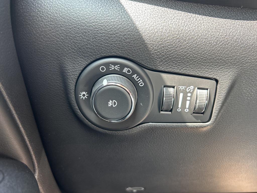 new 2025 Jeep Compass car, priced at $35,311