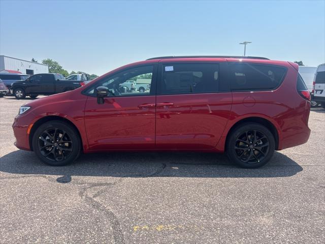 new 2025 Chrysler Pacifica car, priced at $56,247