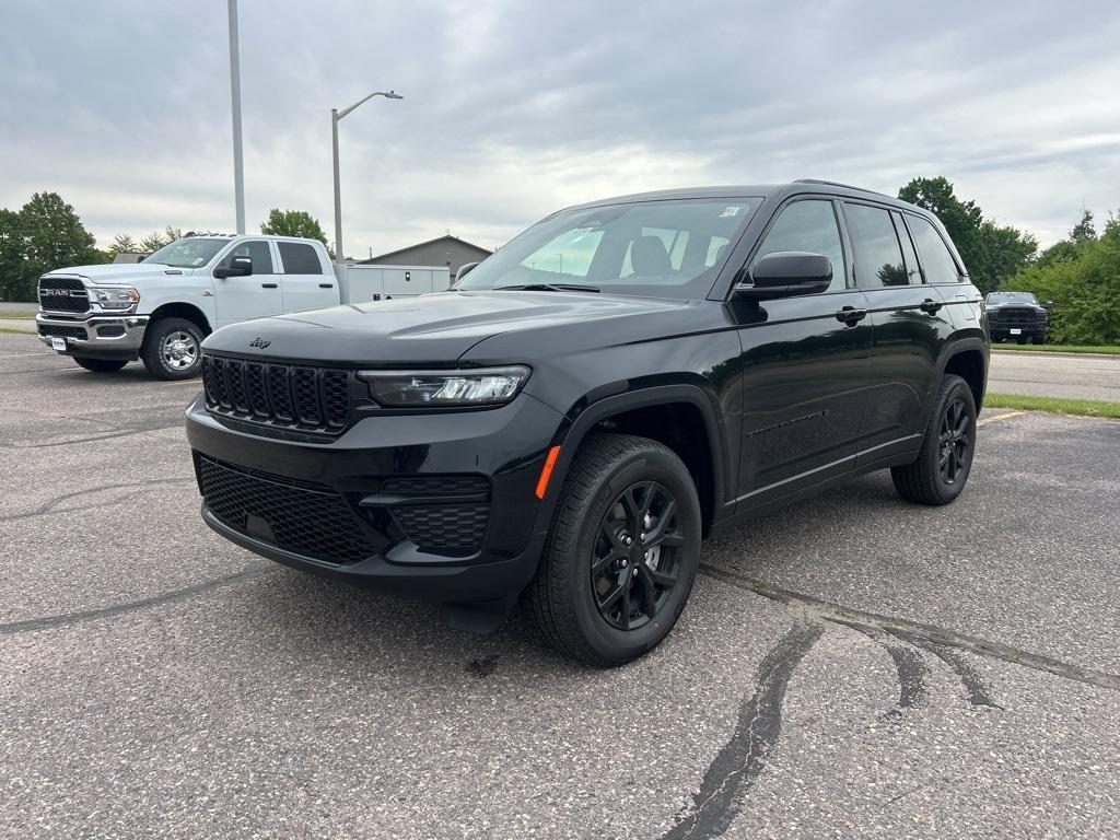 new 2025 Jeep Grand Cherokee car, priced at $41,992