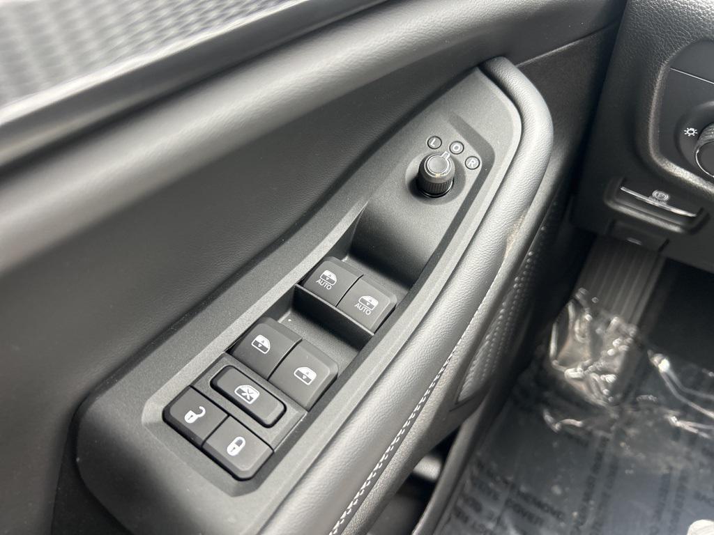 new 2025 Jeep Grand Cherokee car, priced at $41,992
