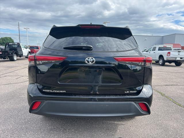 used 2022 Toyota Highlander car, priced at $34,704