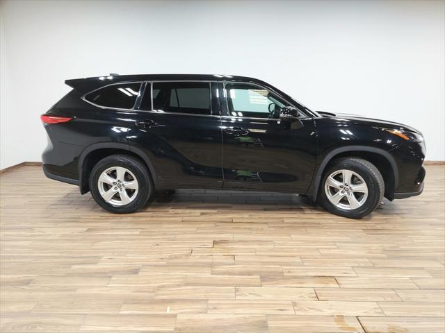 used 2022 Toyota Highlander car, priced at $34,500
