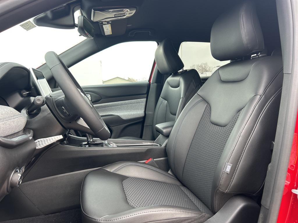 new 2025 Jeep Compass car, priced at $25,786