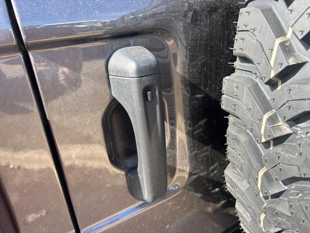 new 2025 Jeep Wrangler car, priced at $47,470