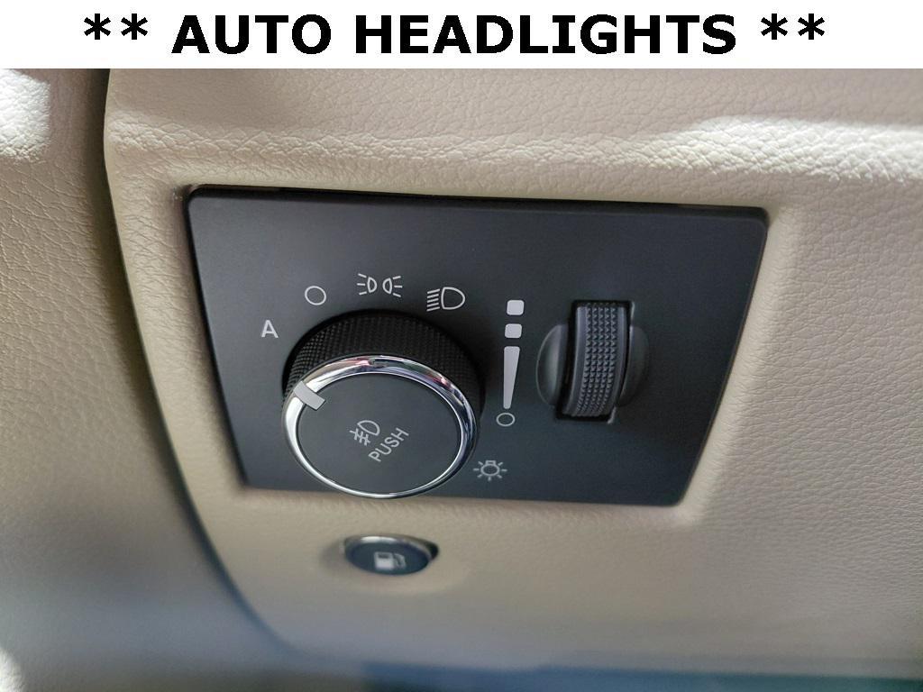 used 2021 Jeep Grand Cherokee car, priced at $27,994