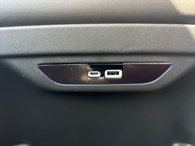 new 2025 Chrysler Pacifica car, priced at $45,420
