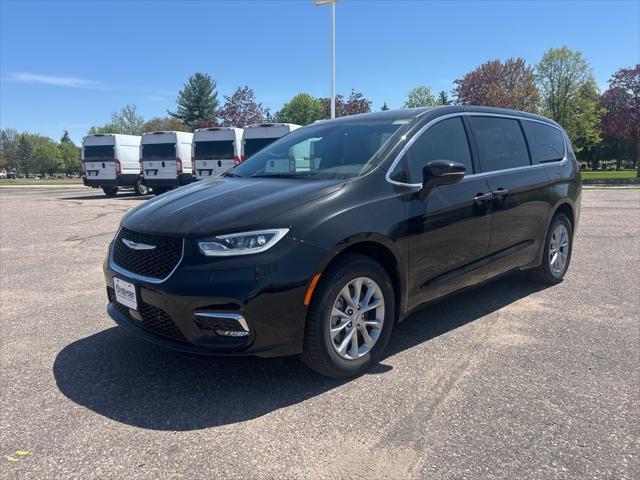 new 2025 Chrysler Pacifica car, priced at $45,178