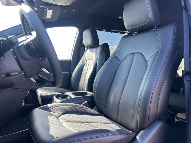 new 2025 Chrysler Pacifica car, priced at $45,420