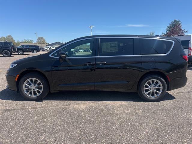 new 2025 Chrysler Pacifica car, priced at $45,178