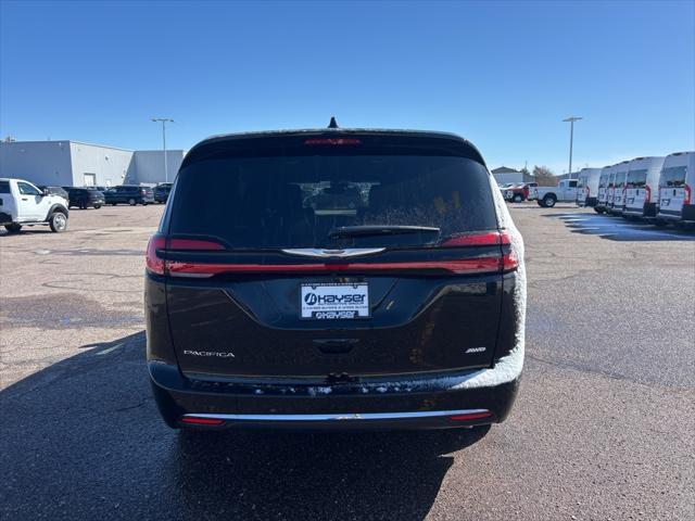 new 2025 Chrysler Pacifica car, priced at $45,420