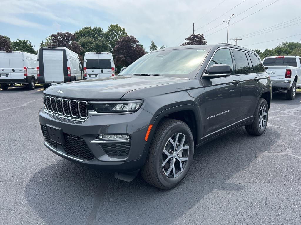new 2025 Jeep Grand Cherokee car, priced at $47,270