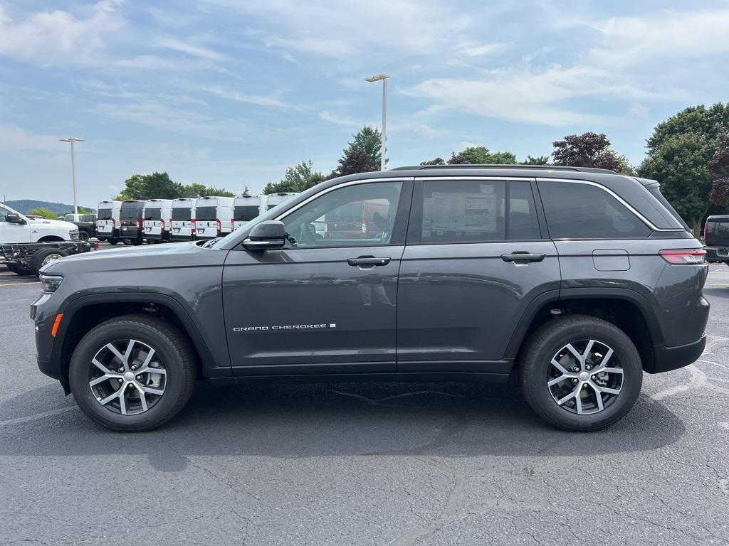 new 2025 Jeep Grand Cherokee car, priced at $47,270