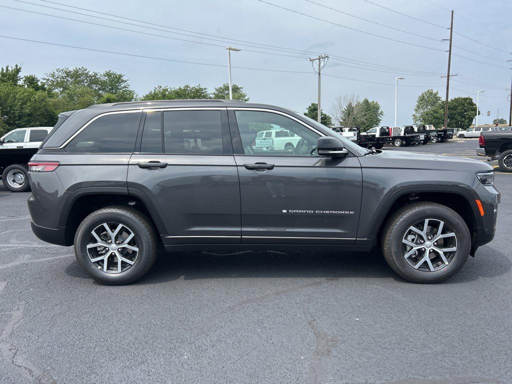 new 2025 Jeep Grand Cherokee car, priced at $47,270