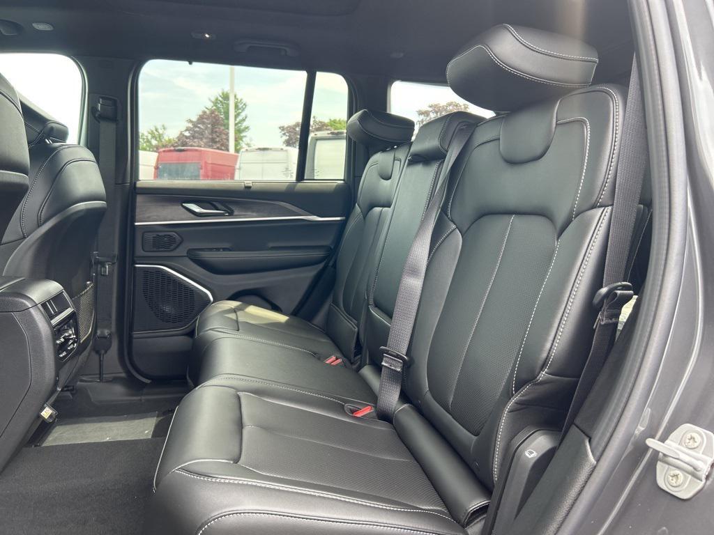 new 2025 Jeep Grand Cherokee car, priced at $47,270