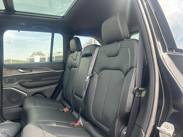 new 2025 Jeep Grand Cherokee car, priced at $61,542