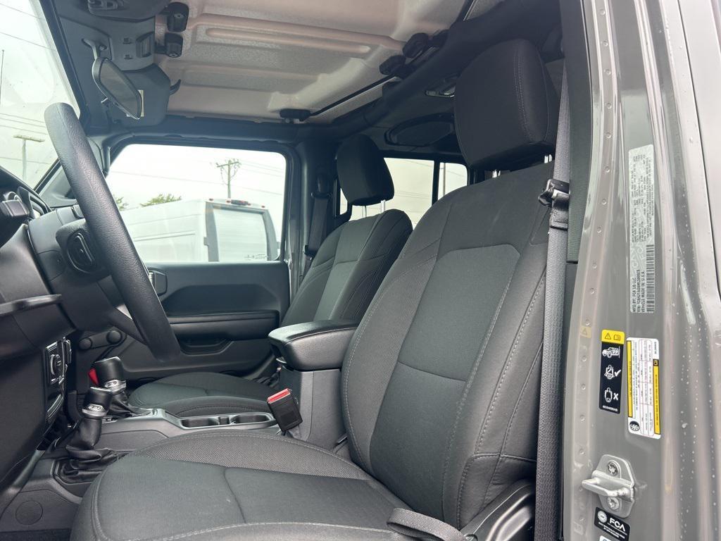 used 2021 Jeep Gladiator car, priced at $32,727