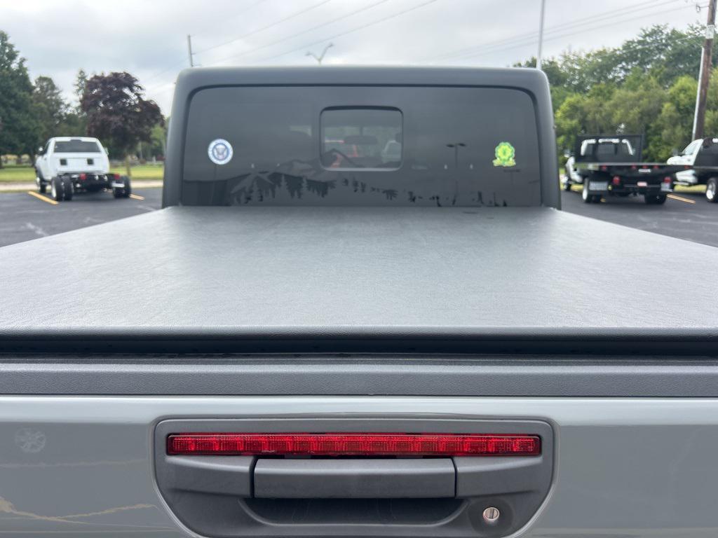 used 2021 Jeep Gladiator car, priced at $32,727