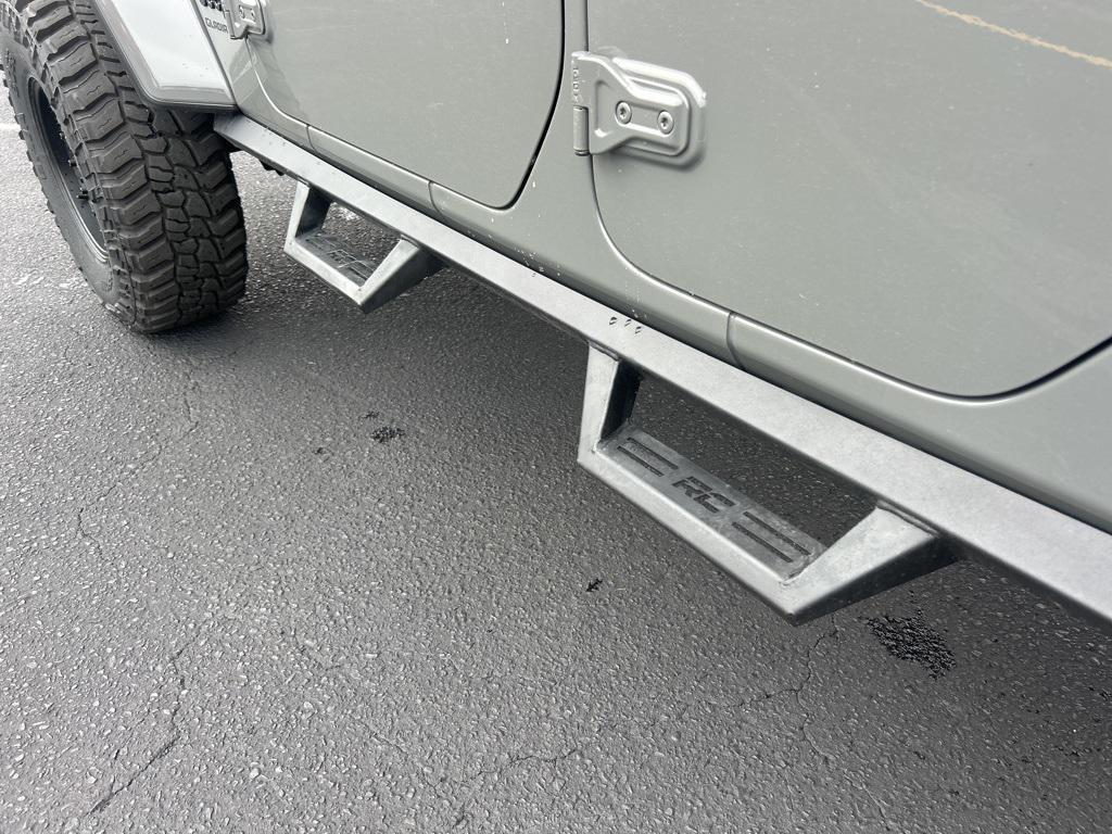 used 2021 Jeep Gladiator car, priced at $32,727