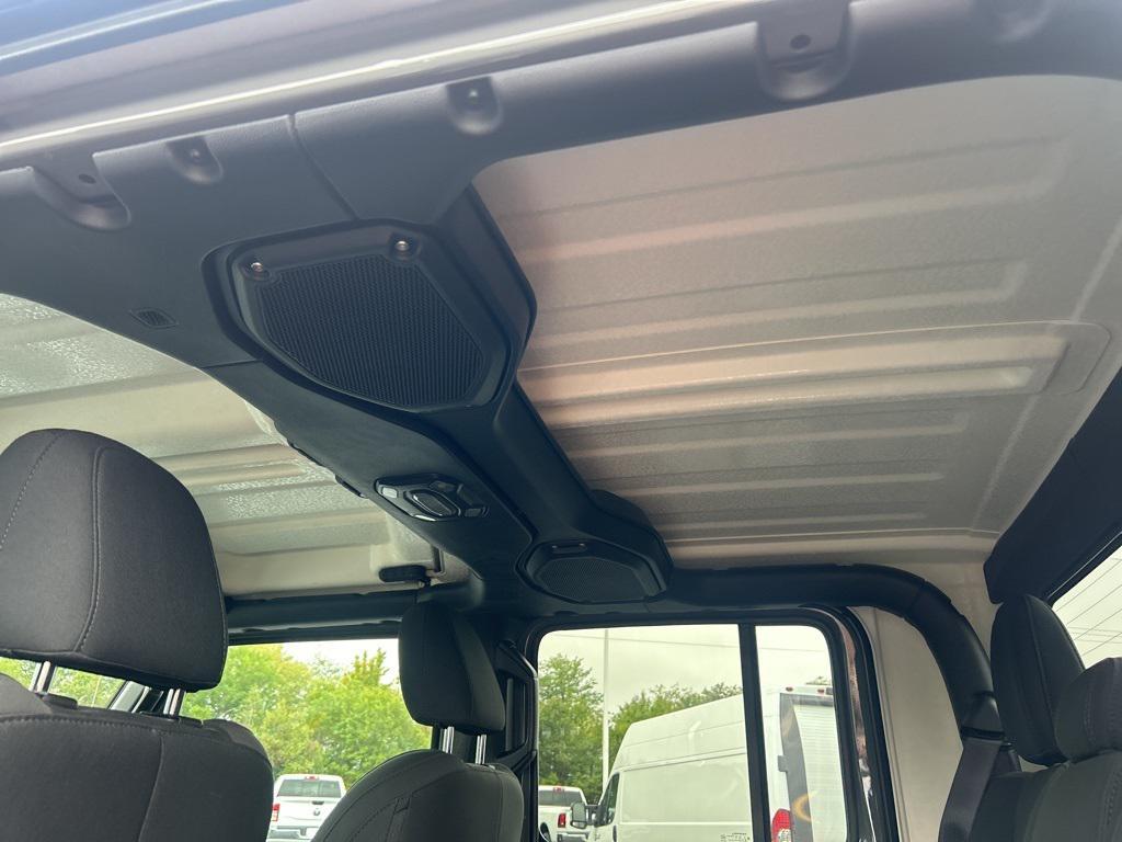 used 2021 Jeep Gladiator car, priced at $32,727