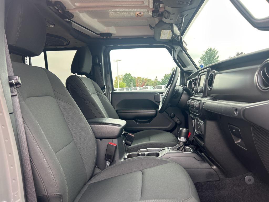 used 2021 Jeep Gladiator car, priced at $32,727