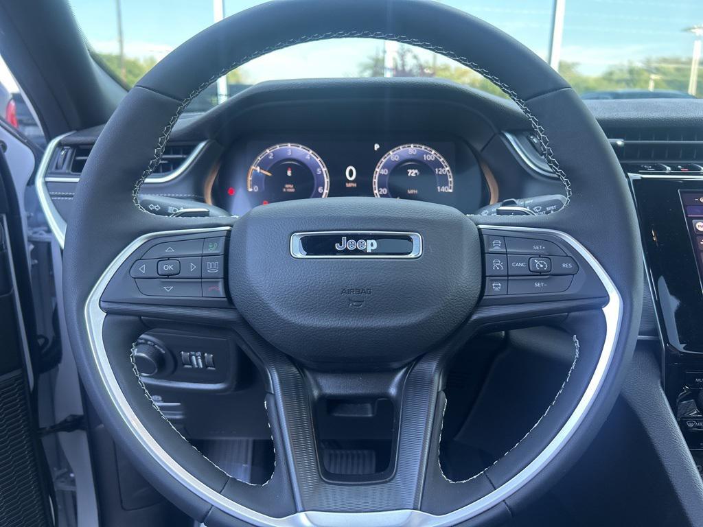 new 2025 Jeep Grand Cherokee car, priced at $38,205