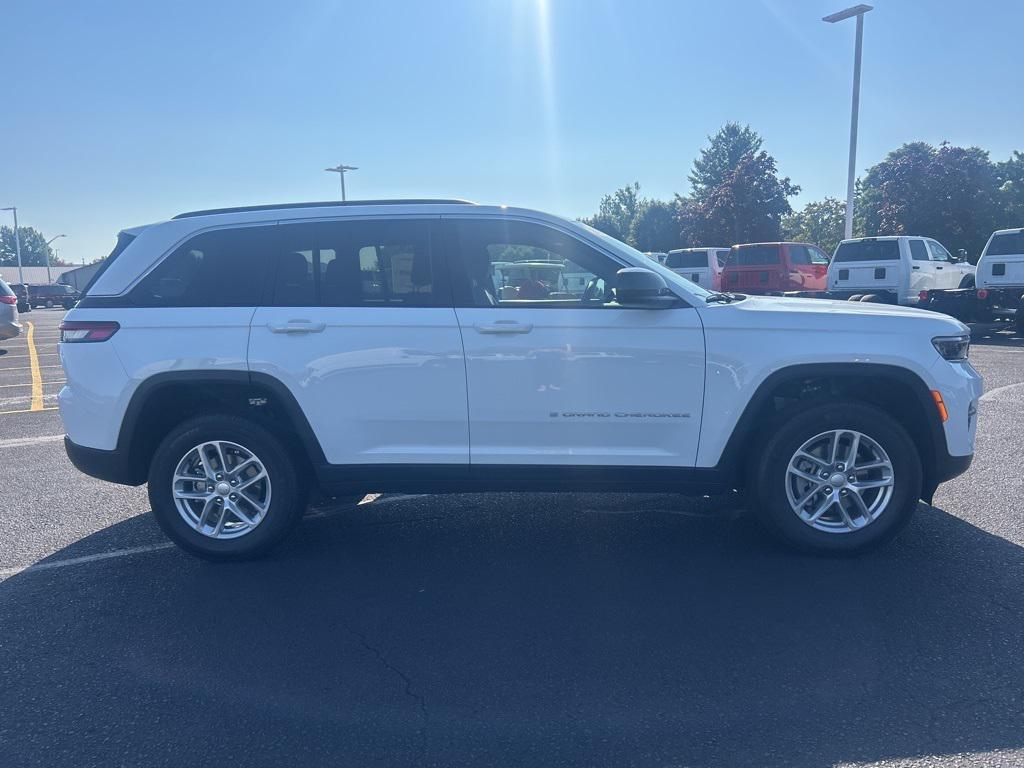 new 2025 Jeep Grand Cherokee car, priced at $38,205