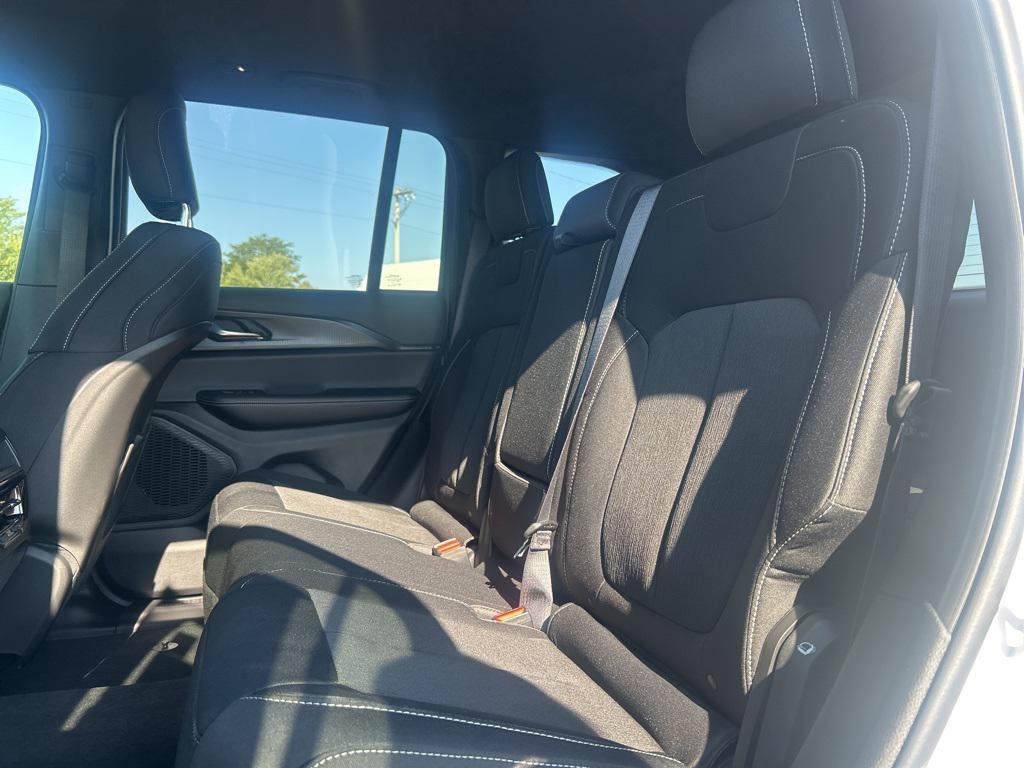 new 2025 Jeep Grand Cherokee car, priced at $38,205