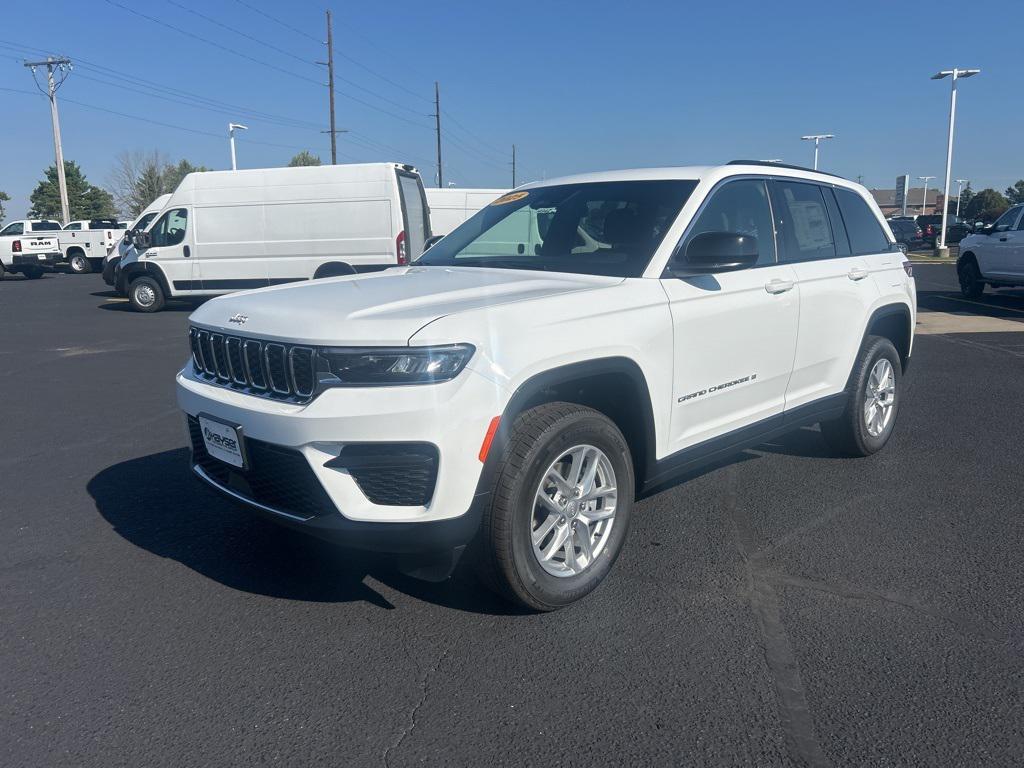 new 2025 Jeep Grand Cherokee car, priced at $38,205