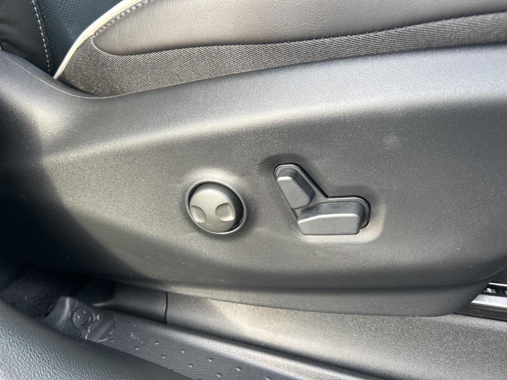 new 2026 Chrysler Pacifica car, priced at $51,178