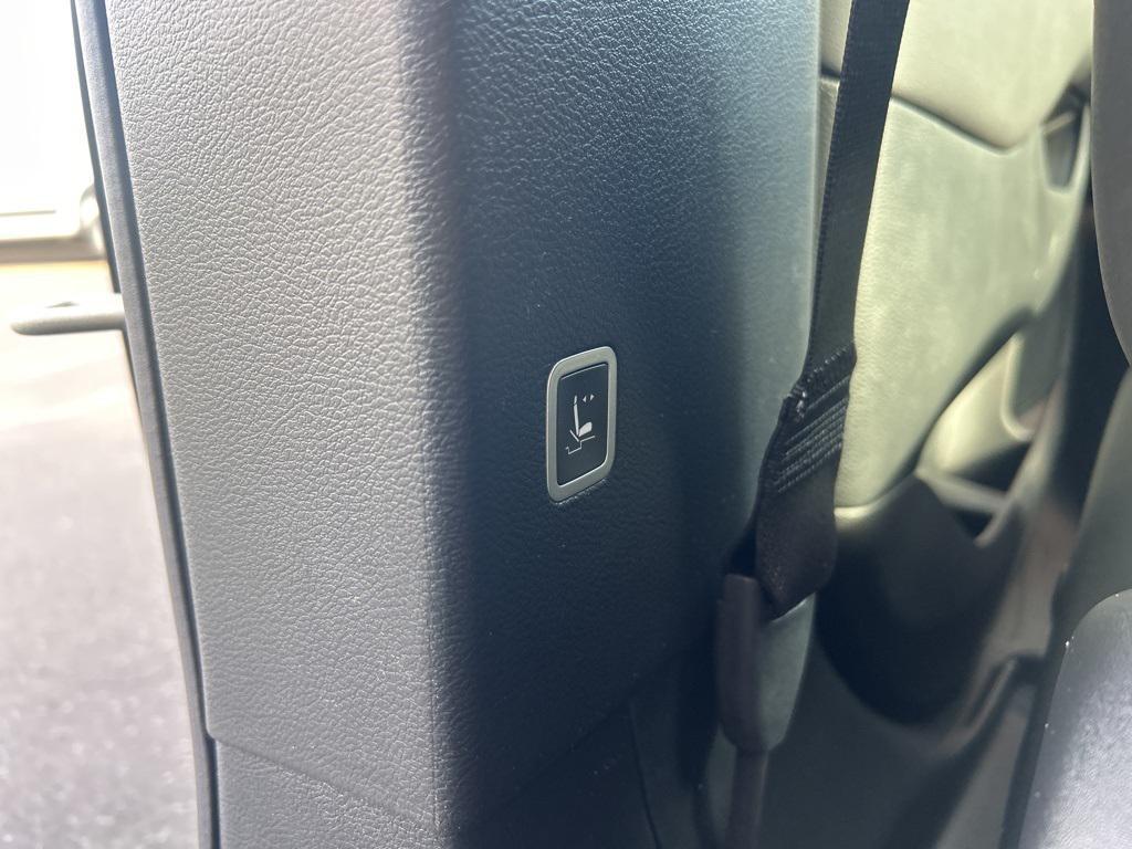 new 2026 Chrysler Pacifica car, priced at $51,178