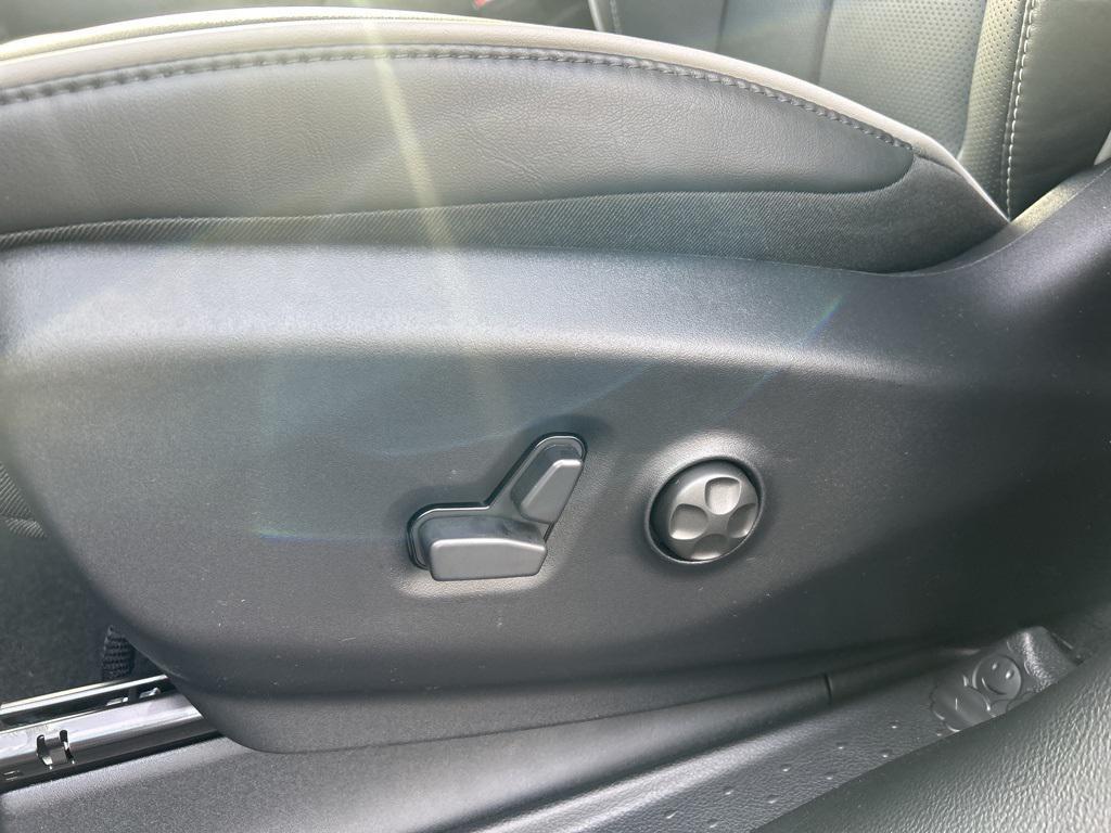 new 2026 Chrysler Pacifica car, priced at $51,178